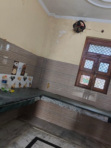 Furnished Amenities in 3 BHK Builder Floor at Dwarka Mor – for Rent