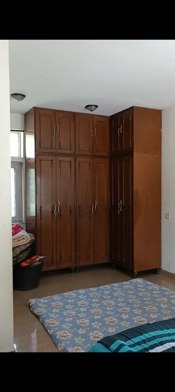 Furnished Amenities in 4 BHK Villa at Unitech Deerwood Chase, Nirvana Country – for Rent