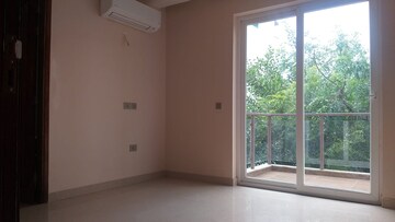 Room in 6 BHK Villa at Sector 70a – for Sale
