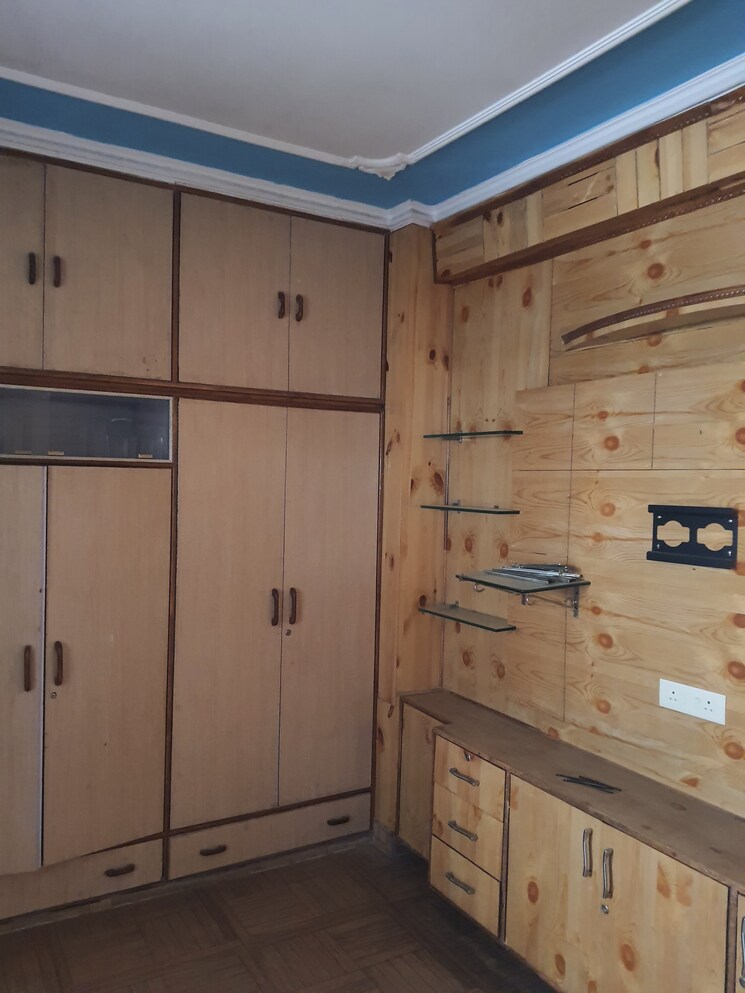 Room, sanjauli 3 Bedroom 1130 Sq.Ft. Apartment In Sanjauli Shimla 8815799