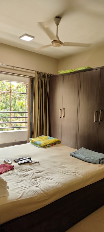 Living Room in 3 BHK Apartment at Poseidon Apartment, Andheri West – for Rent
