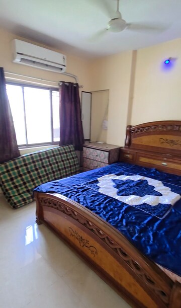 Bedroom in 2 BHK Apartment at Neelkanth Greens, Manpada – for Rent