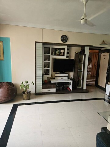 2 BHK Apartment For Rent in Sheth Vasant Lawns, Laxmi Nagar