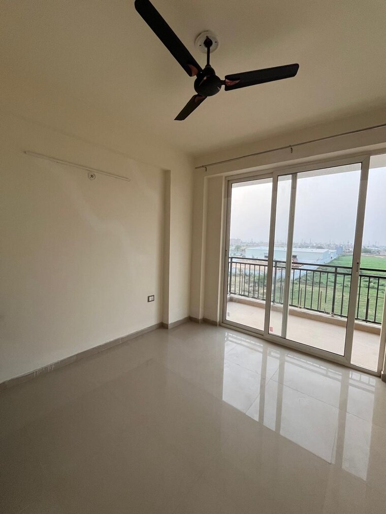 Room, rof-aalayas-phase-2 3 Bedroom 795 Sq.Ft. Apartment In Sector 102 Gurgaon 8815927