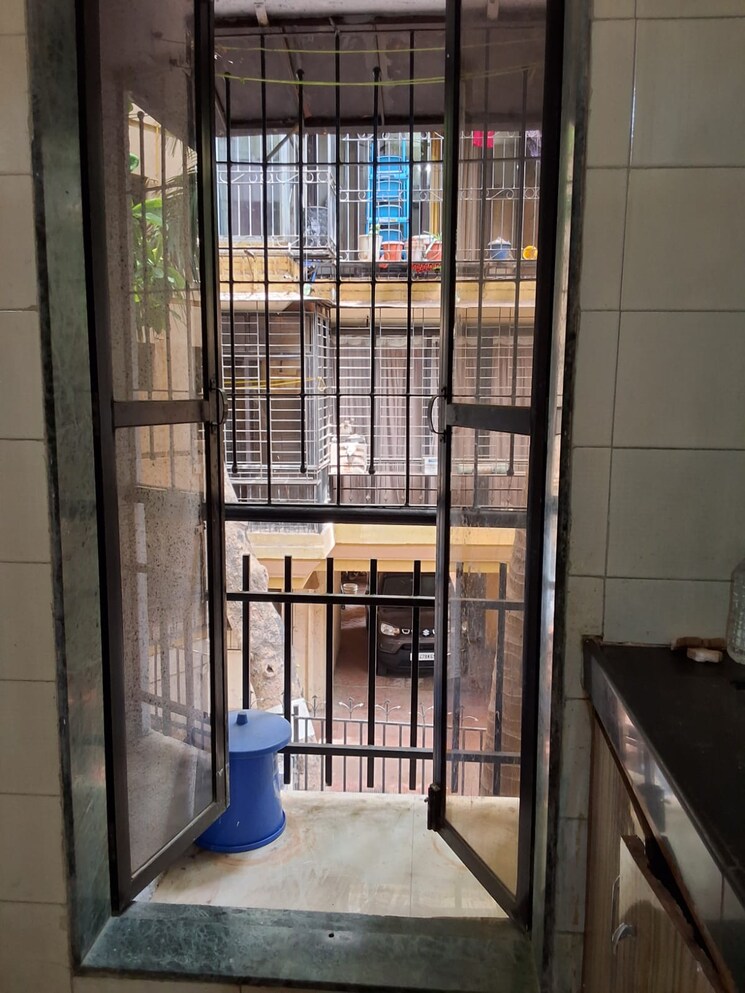 Balcony, shree-darshan 2 Bedroom 550 Sq.Ft. Apartment In Azad Nagar Mumbai 8815962