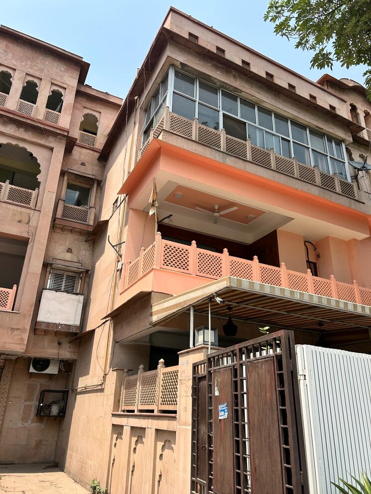 Exterior View, gyan khand ii 3.5 Bedroom 2200 Sq.Ft. Builder Floor In Gyan Khand ii Ghaziabad 8816014