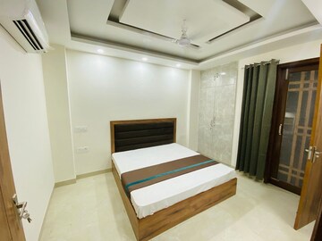 Bedroom in 2 BHK Builder Floor at Gupta Awas, Sector 43 – for Rent