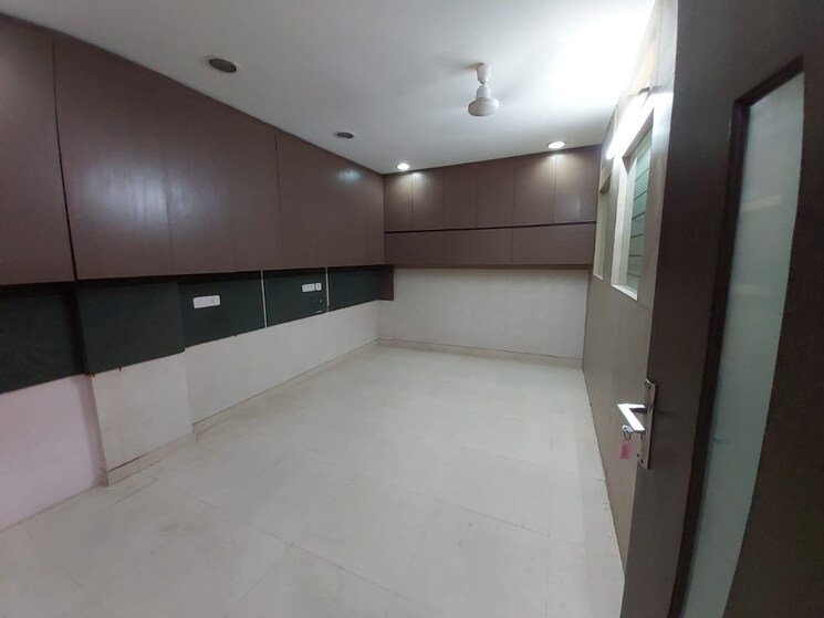 Room, south city 1 6+ Bedroom 1800 Sq.Ft. Builder Floor In South City 1 Gurgaon 8816037
