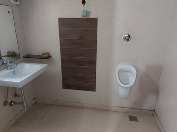 Furnished Amenities in 6+ BHK Builder Floor at South City 1 – for Rent