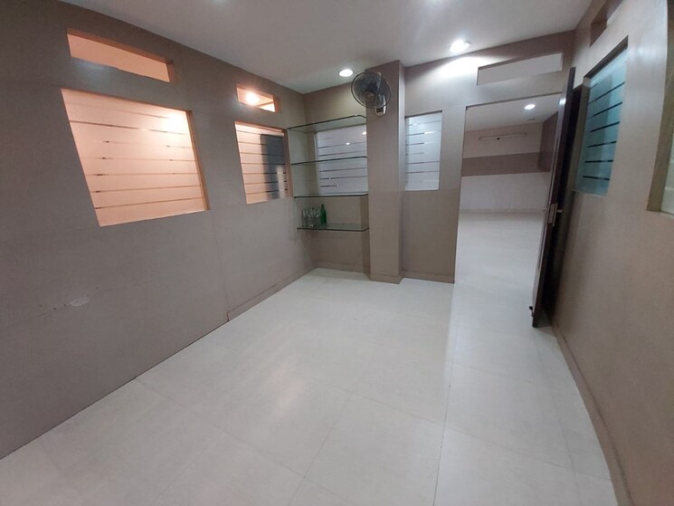Room, south city 1 6+ Bedroom 1800 Sq.Ft. Builder Floor In South City 1 Gurgaon 8816037
