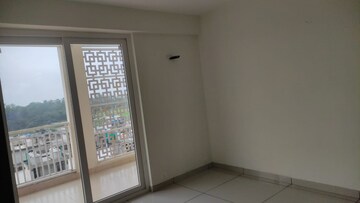 Room in 3 BHK Apartment at Motia Royal Citi Apartments, Ghazipur – for Rent