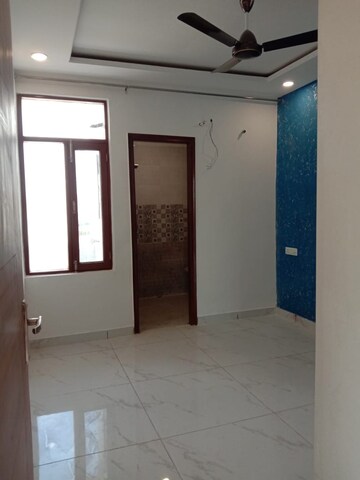 Room in 3 BHK Apartment at Motia Royal Citi Apartments, Ghazipur – for Rent