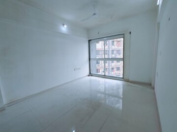 Room in 2 BHK Apartment at Godrej Central, Chembur – for Rent