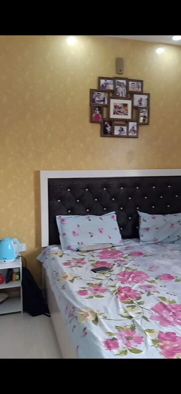 Team Area in 3 BHK Builder Floor at Edenburg City, Sector 91 – for Sale