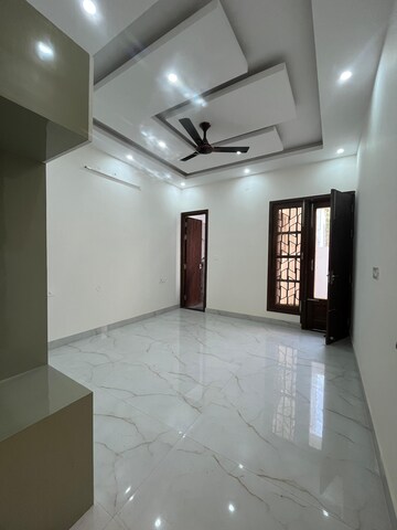 Room in 3 BHK Independent House at Sahastradhara Road – for Sale
