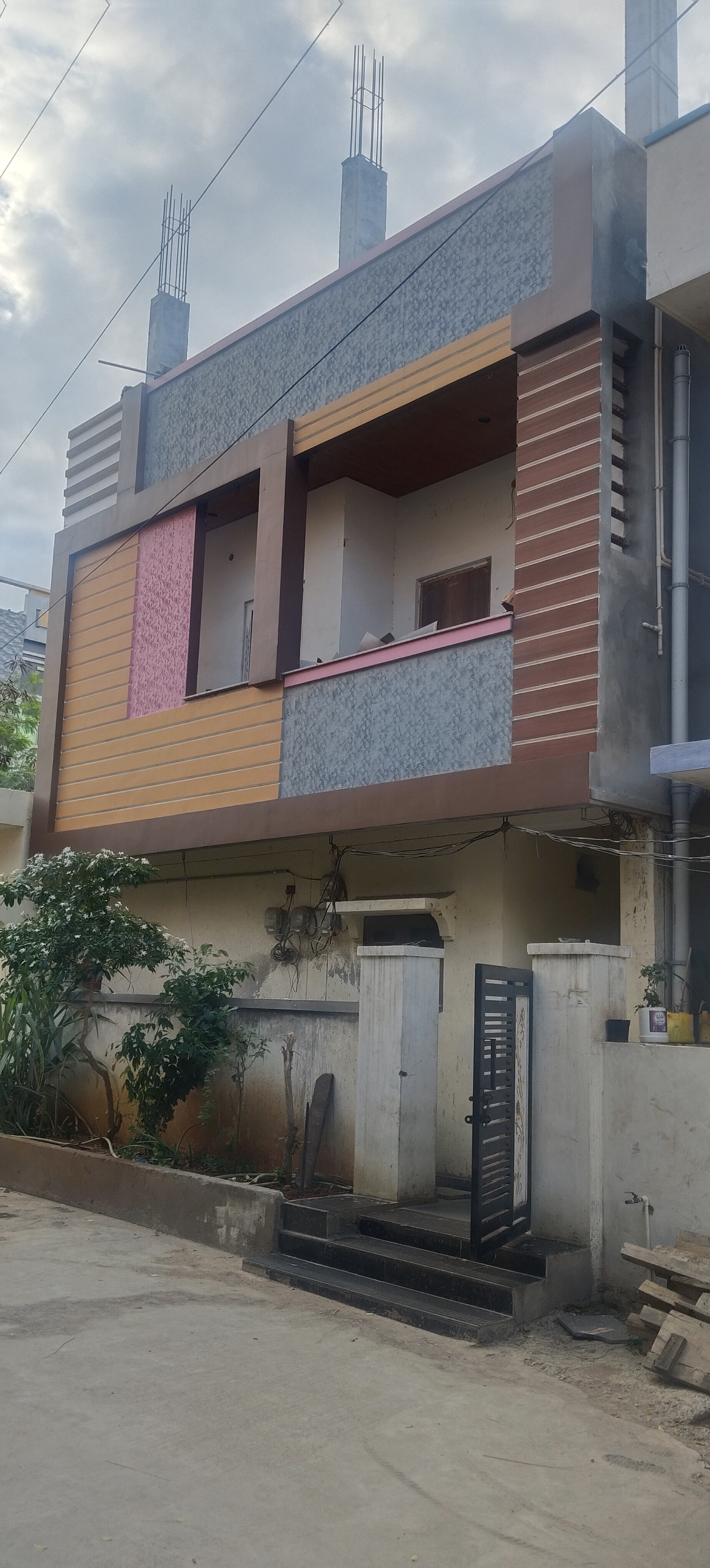 6+ BHK + Pooja Room,Servant Room,Study Room,Extra Room Independent House For Sale in Muthangi