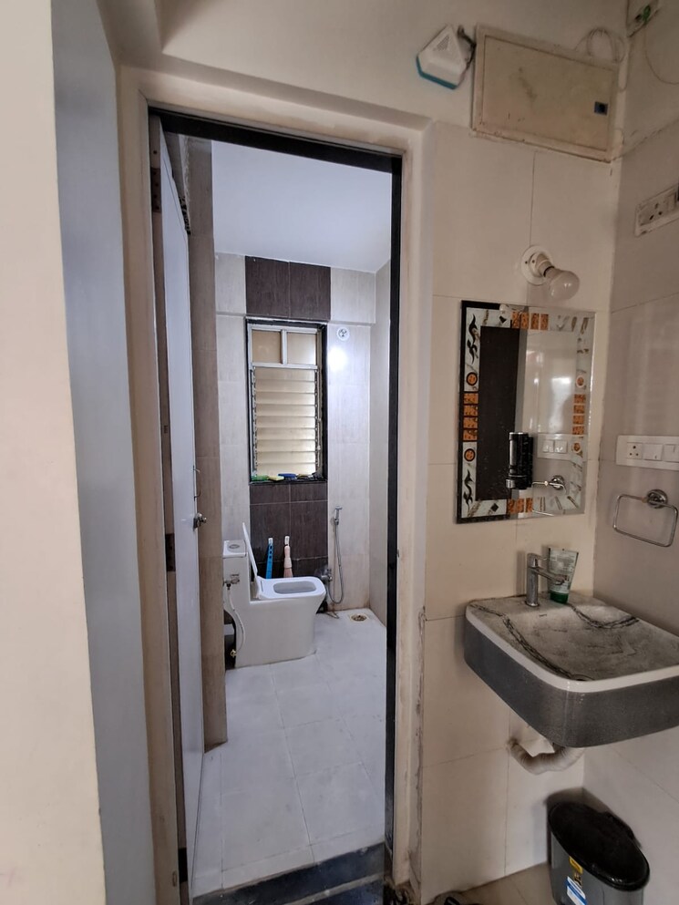 Attached Bathroom, suyog-leher 2 Bedroom 1050 Sq.Ft. Apartment In Kondhwa Pune 8816090
