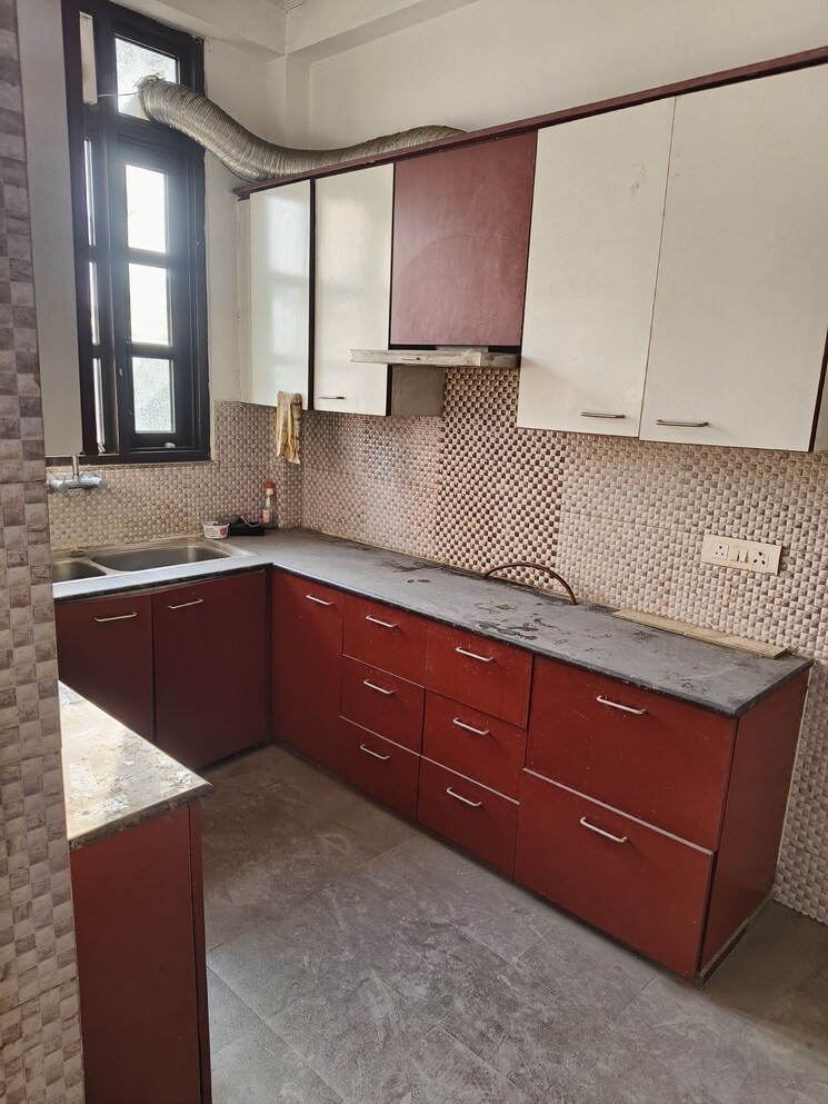 Kitchen, vipul-world-floors 2.5 Bedroom 1200 Sq.Ft. Builder Floor In Sector 48 Gurgaon 8816113