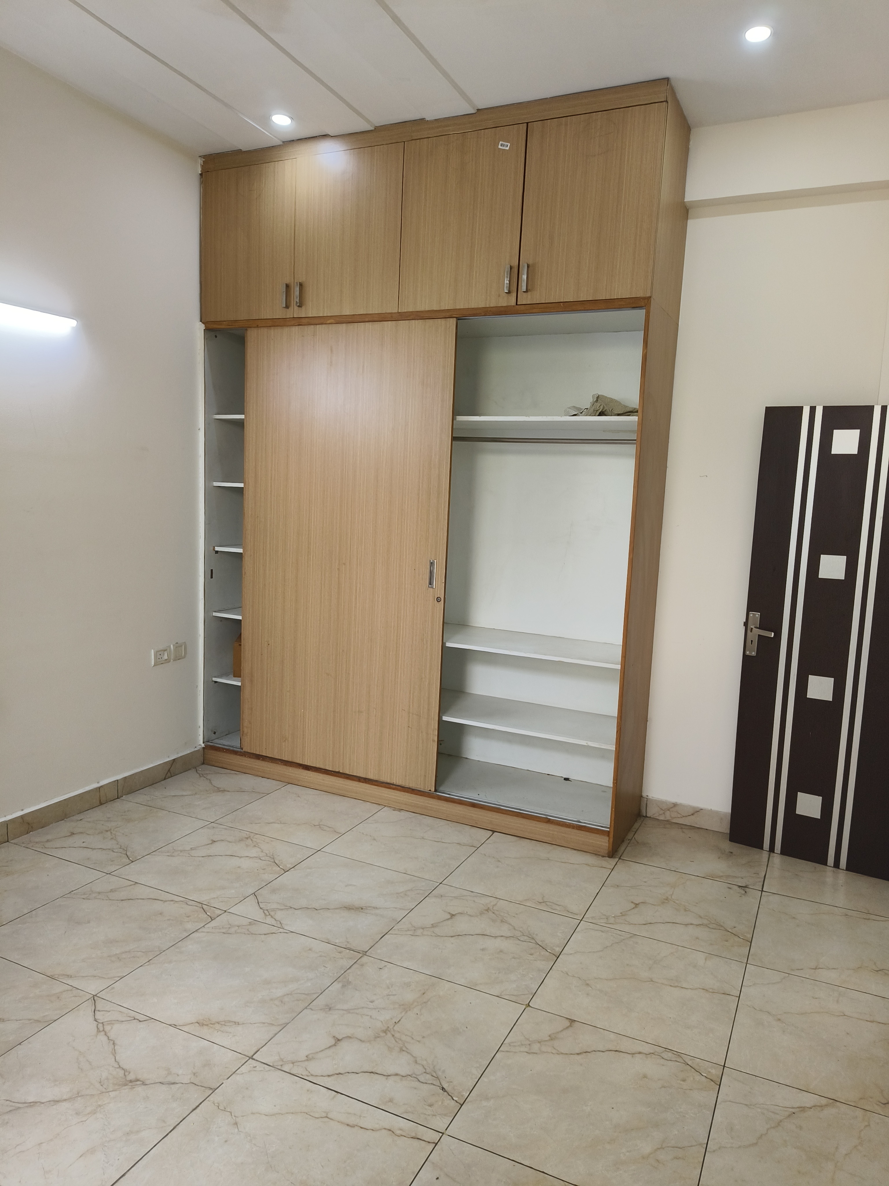 2.5 BHK + Study Room Builder Floor For Rent in Vipul World Floors