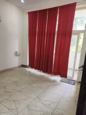Bedroom in 2.5 BHK Builder Floor at Vipul World Floors, Sector 48 – for Rent