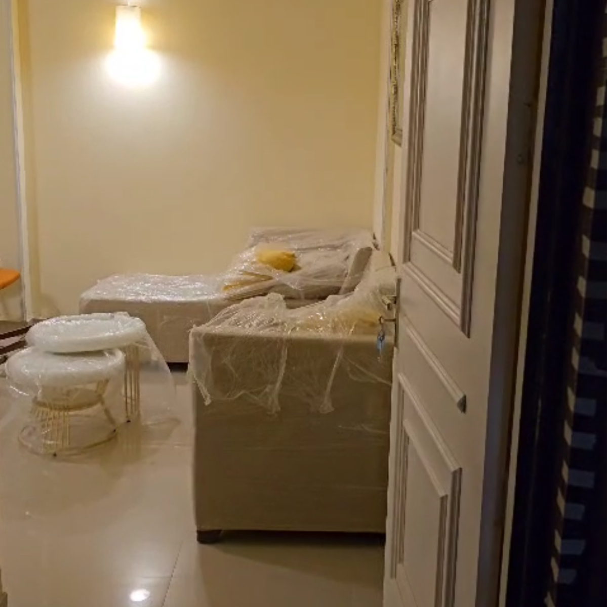 3.5 BHK + Servant Room Apartment For Rent in Jaypee Kensington Park Apartments