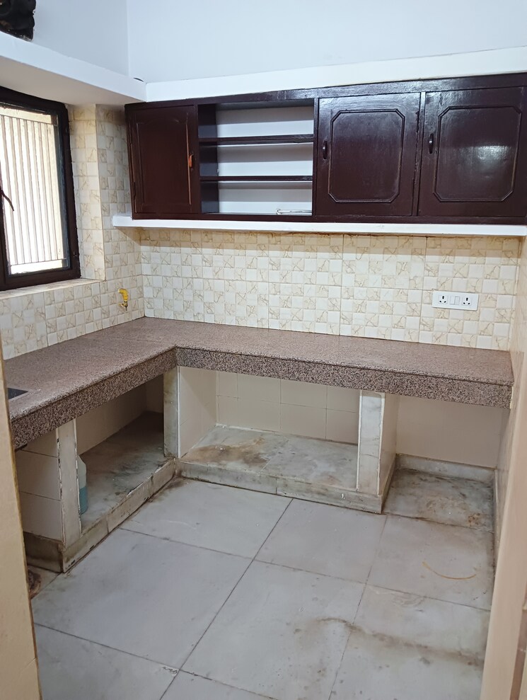 Kitchen, shatabdi-vihar 2 Bedroom 950 Sq.Ft. Apartment In Sector 52 Noida 8816136