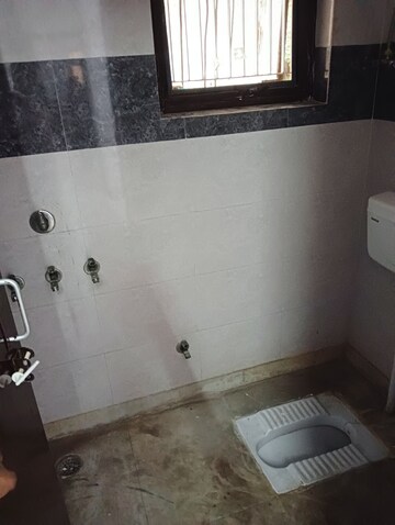 Bathroom in 2 BHK Apartment at Shatabdi Vihar, Sector 52 – for Rent