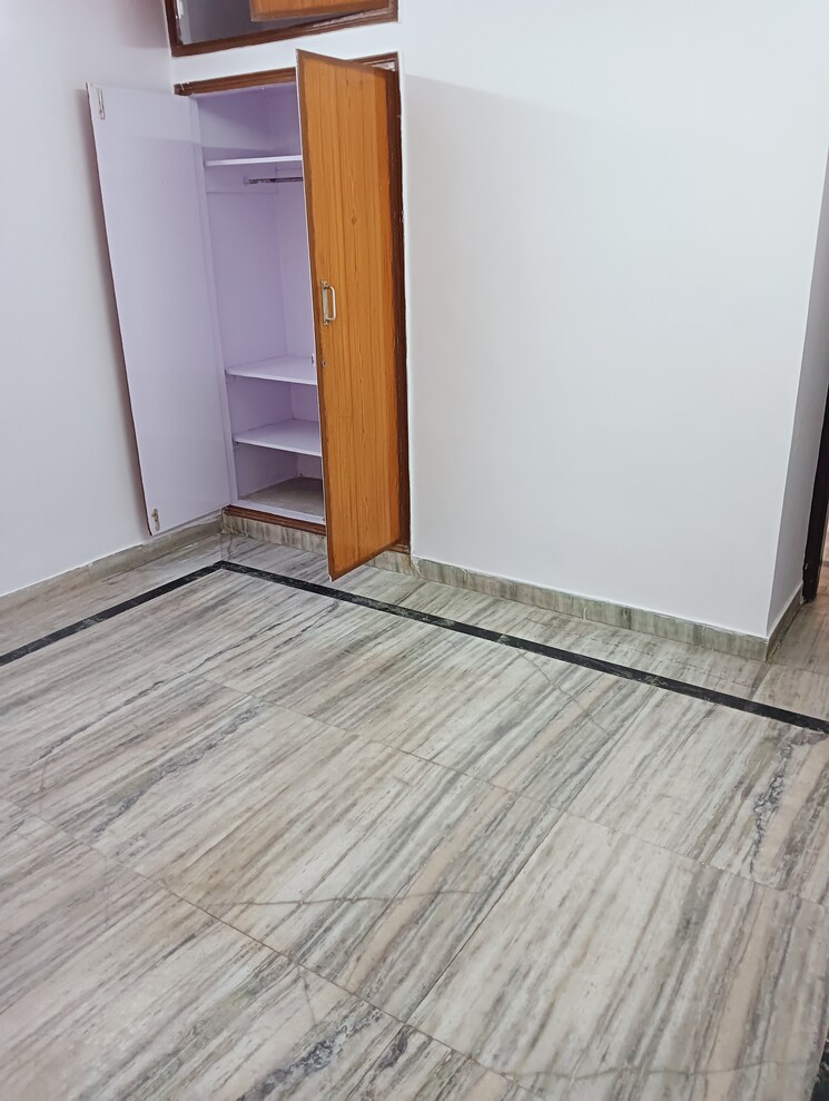 Room, shatabdi-vihar 2 Bedroom 950 Sq.Ft. Apartment In Sector 52 Noida 8816136