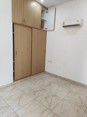 Room in 2.5 BHK Builder Floor at Vipul World Floors, Sector 48 – for Rent