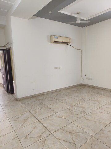 Room in 2.5 BHK Builder Floor at Vipul World Floors, Sector 48 – for Rent
