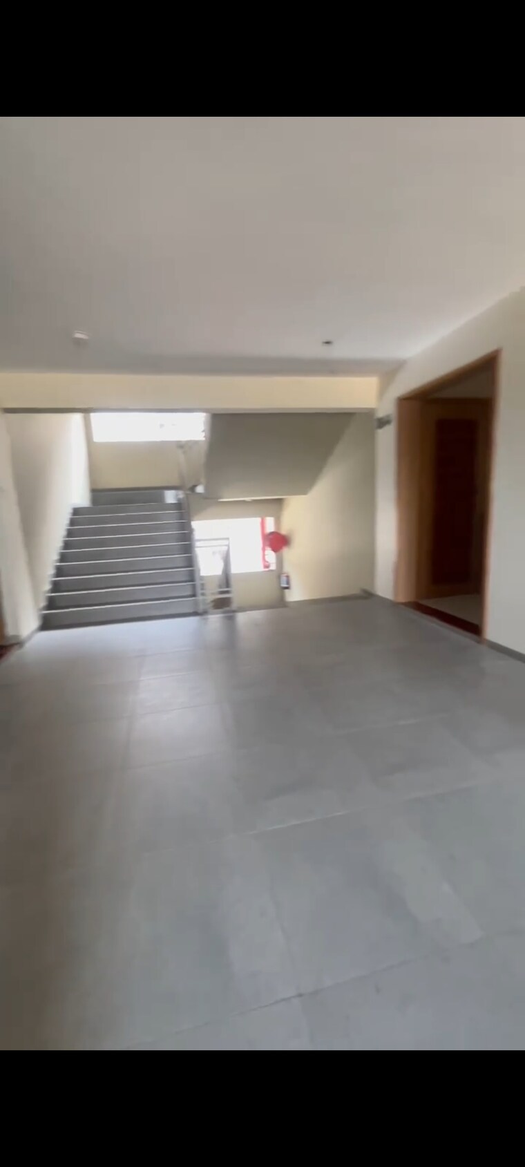 Room, vaishnodevi circle 3 Bedroom 200 Sq.Yd. Apartment In Vaishnodevi Circle Ahmedabad 8816146