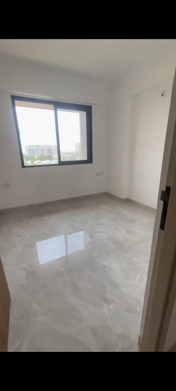 Room in 3 BHK Apartment at Vaishnodevi Circle – for Sale