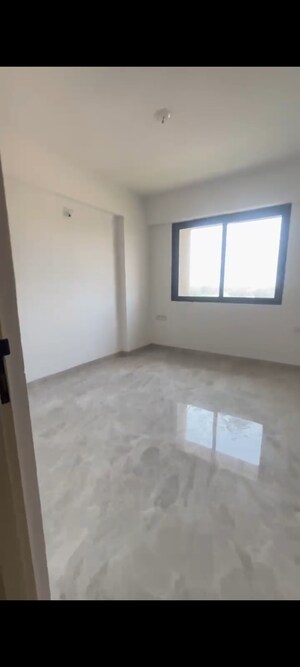 Room in 3 BHK Apartment at Vaishnodevi Circle – for Sale