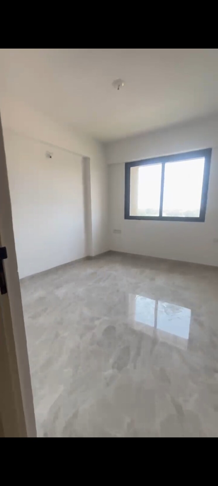 Room, vaishnodevi circle 3 Bedroom 200 Sq.Yd. Apartment In Vaishnodevi Circle Ahmedabad 8816146