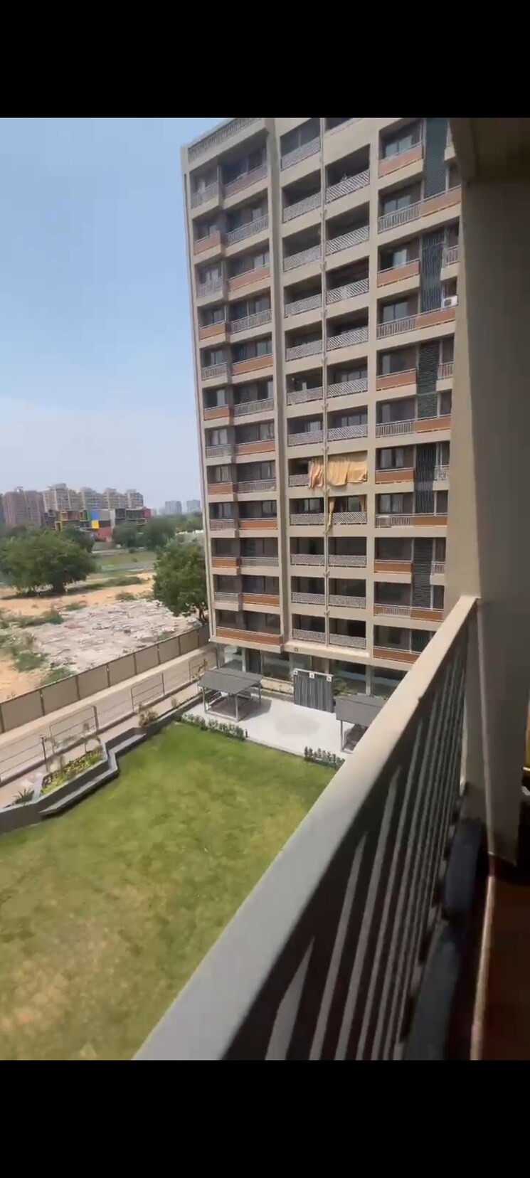 Balcony, vaishnodevi circle 3 Bedroom 200 Sq.Yd. Apartment In Vaishnodevi Circle Ahmedabad 8816146