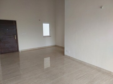 Room in 2 BHK Apartment at Sancoale – for Rent