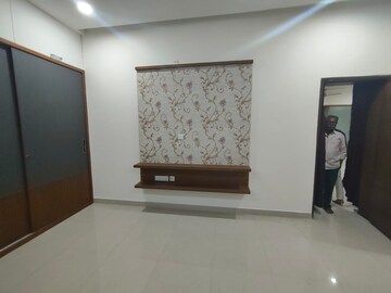 Room in 4 BHK Apartment at NCC Urban Gardenia, Gachibowli – for Rent