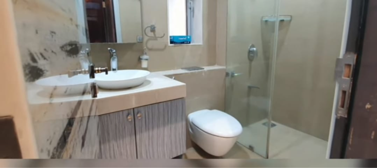Bathroom, juhu 3 Bedroom 1200 Sq.Ft. Apartment In Juhu Mumbai 8816168