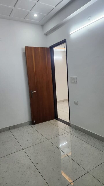 Room in 2 BHK Independent House at Sector 9 – for Rent
