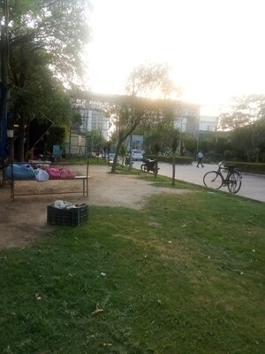 2 BHK Apartment For Sale in Parker White Lily, Sector 8