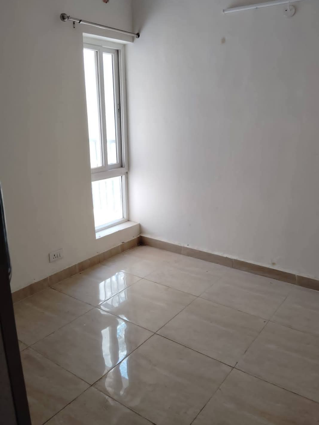 3 BHK Apartment For Rent in Gaur City 2 - 14th Avenue