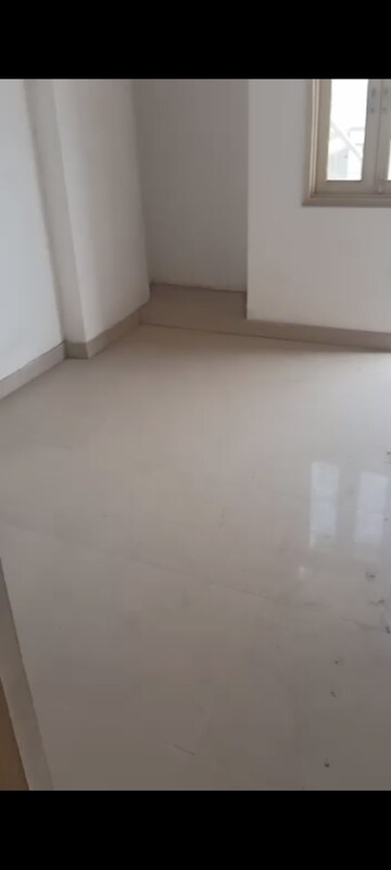 Room in 3 BHK Apartment at Sanchar Nest Palm Heights, Wave City – for Rent