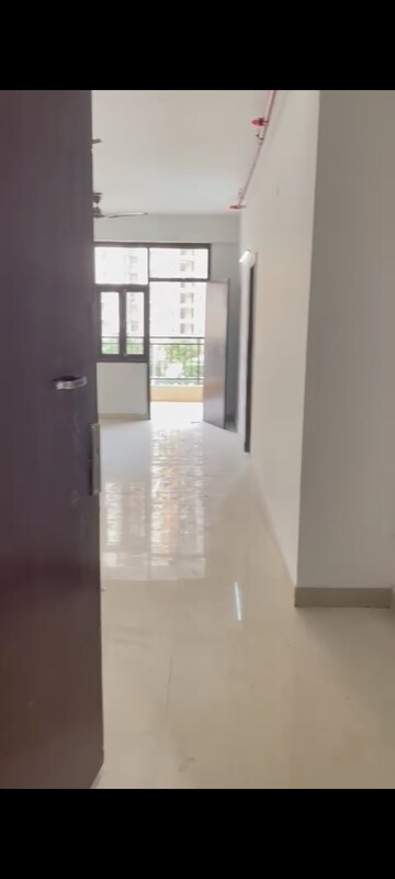 Room in 4 BHK Apartment at Sanchar Nest Palm Heights, Wave City – for Rent