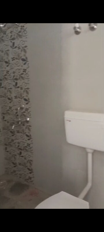 Room in 3 BHK Apartment at Sanchar Nest Palm Heights, Wave City – for Rent