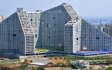 1.5 BHK Apartment For Rent in Amanora Future Towers, Hadapsar