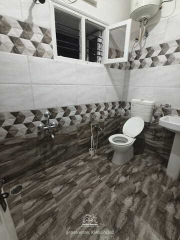Parking in 2 BHK Builder Floor at Hsr Layout – for Rent