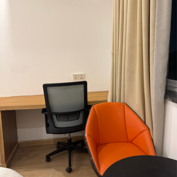  Pg For Rent in Dlf City Phase 3