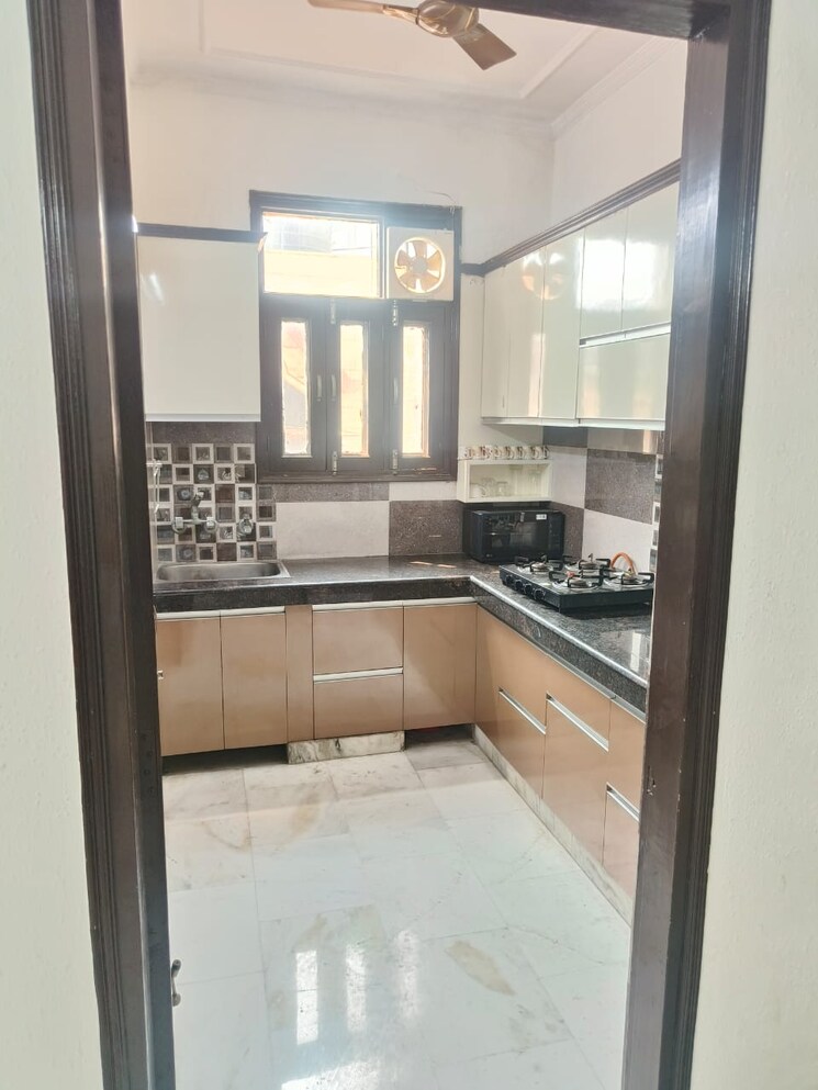 Kitchen, rajouri garden 2 Bedroom 120 Sq.Yd. Builder Floor In Rajouri Garden Delhi 8816374