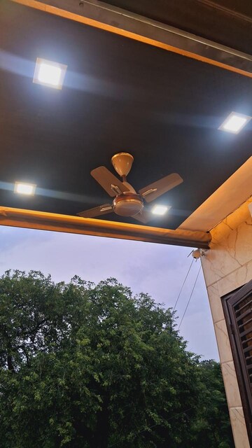 Furnished Amenities in 2 BHK Builder Floor at Subhash Nagar – for Rent