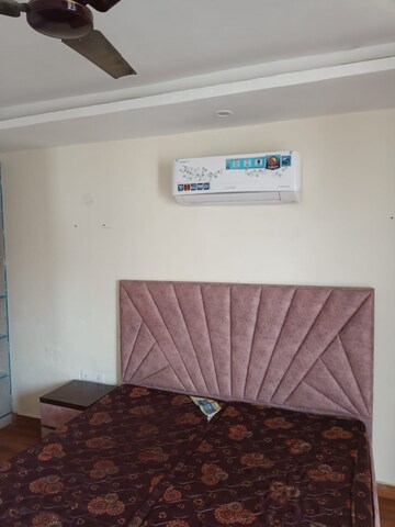 Bedroom in 2 BHK Builder Floor at Gupta Awas, Sector 43 – for Rent